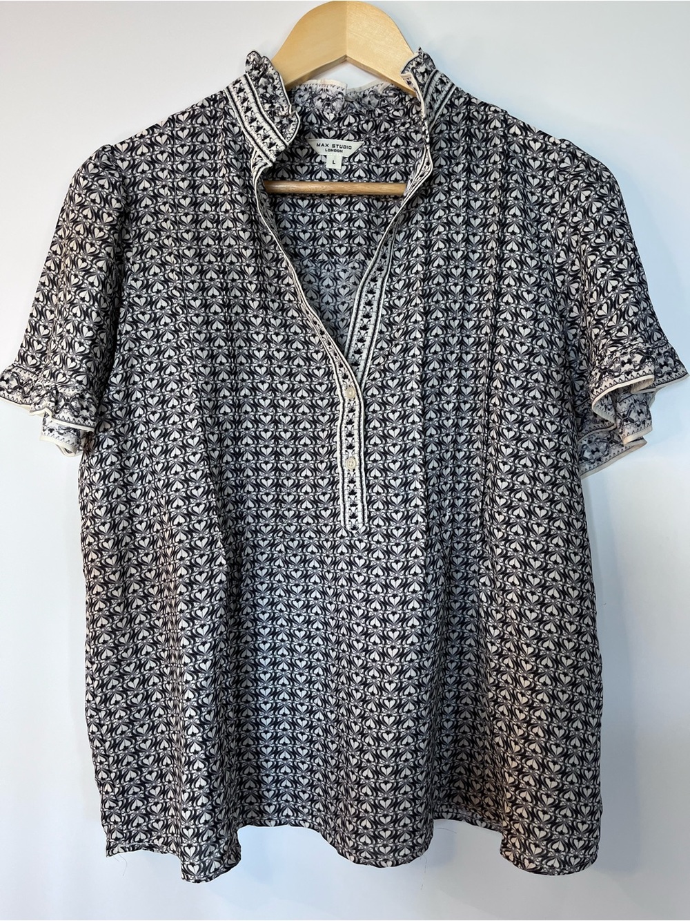 Max Studio London Black & White Printed Ruffle Sleeve Blouse | Size Large NWOT